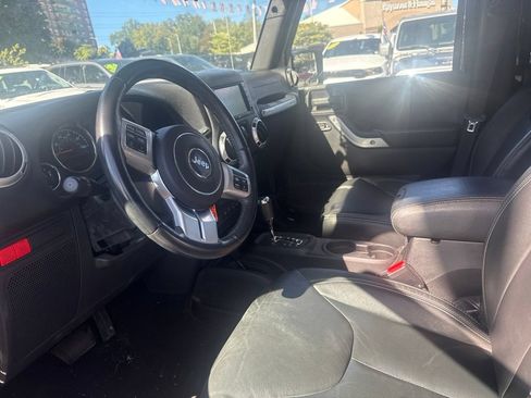 Used 2016 Jeep Wrangler Unlimited Rubicon AWD/4WD image 5