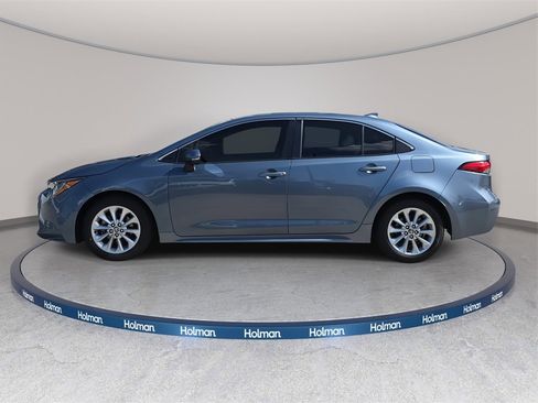 Used 2020 Toyota Corolla XLE w/ Carpet Mat Package (TMS) image 7