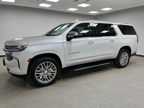 Used 2023 Chevrolet Suburban Premier AWD/4WD image 6