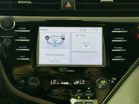 Used 2020 Toyota Camry LE FWD image 20