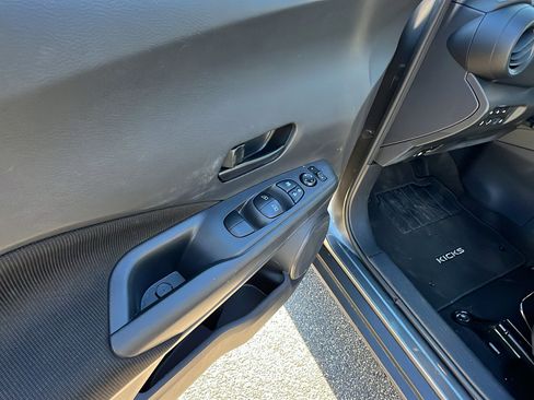 Used 2024 Nissan Kicks S image 15