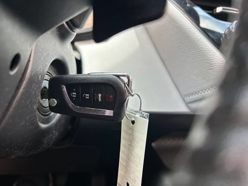 Used 2022 Toyota Corolla SE FWD image 19