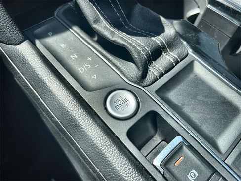 Used 2023 Volkswagen Atlas SE image 16