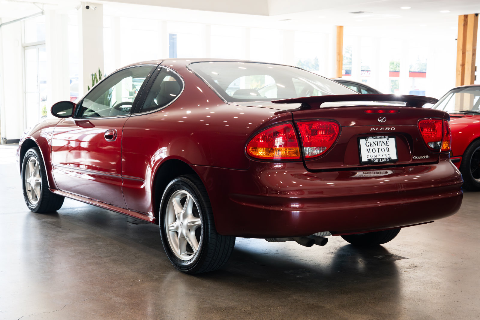 Used 2001 Oldsmobile Alero GL w/ Sun & Sound Pkg FWD image 6