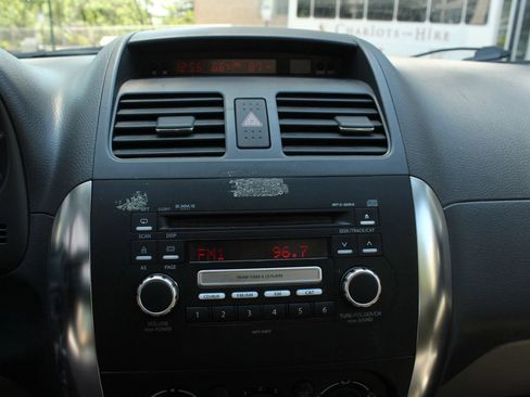 Used 2009 Suzuki SX4 Sedan FWD image 29