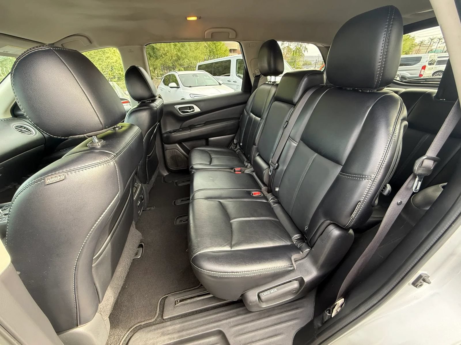 Used 2019 Nissan Pathfinder SL AWD/4WD image 17