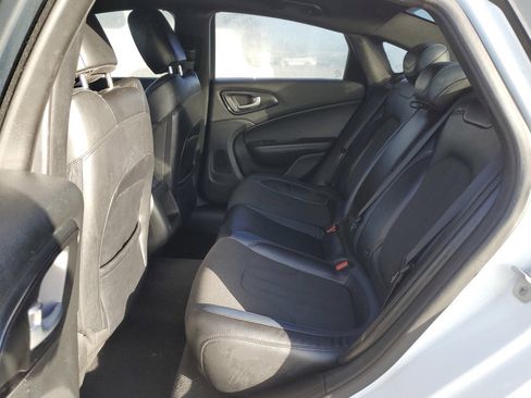 Used 2015 Chrysler 200 S FWD image 7