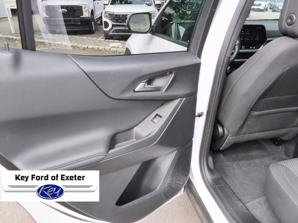 Used 2026 Chevrolet Equinox LT AWD/4WD image 16
