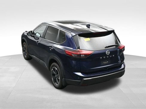 Used 2024 Nissan Rogue SV w/ SV Premium Package FWD image 13