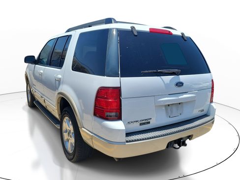 Used 2005 Ford Explorer Eddie Bauer RWD image 4