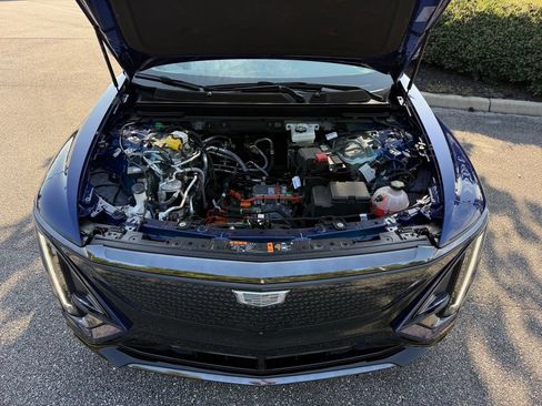 Used 2025 Cadillac Lyriq Sport RWD image 27