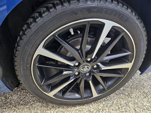 Used 2018 Toyota Camry XSE image 30