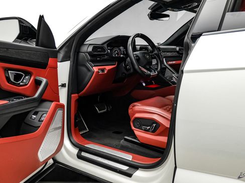 Used 2022 Lamborghini Urus image 37