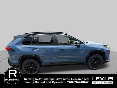 Used 2022 Toyota RAV4 XSE w/ XSE Grade Weather Package AWD/4WD image 4