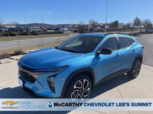 New 2026 Chevrolet Trax RS w/ Sunroof Package image 4