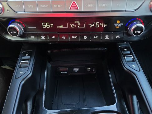 Used 2024 Kia Telluride SX Prestige image 16