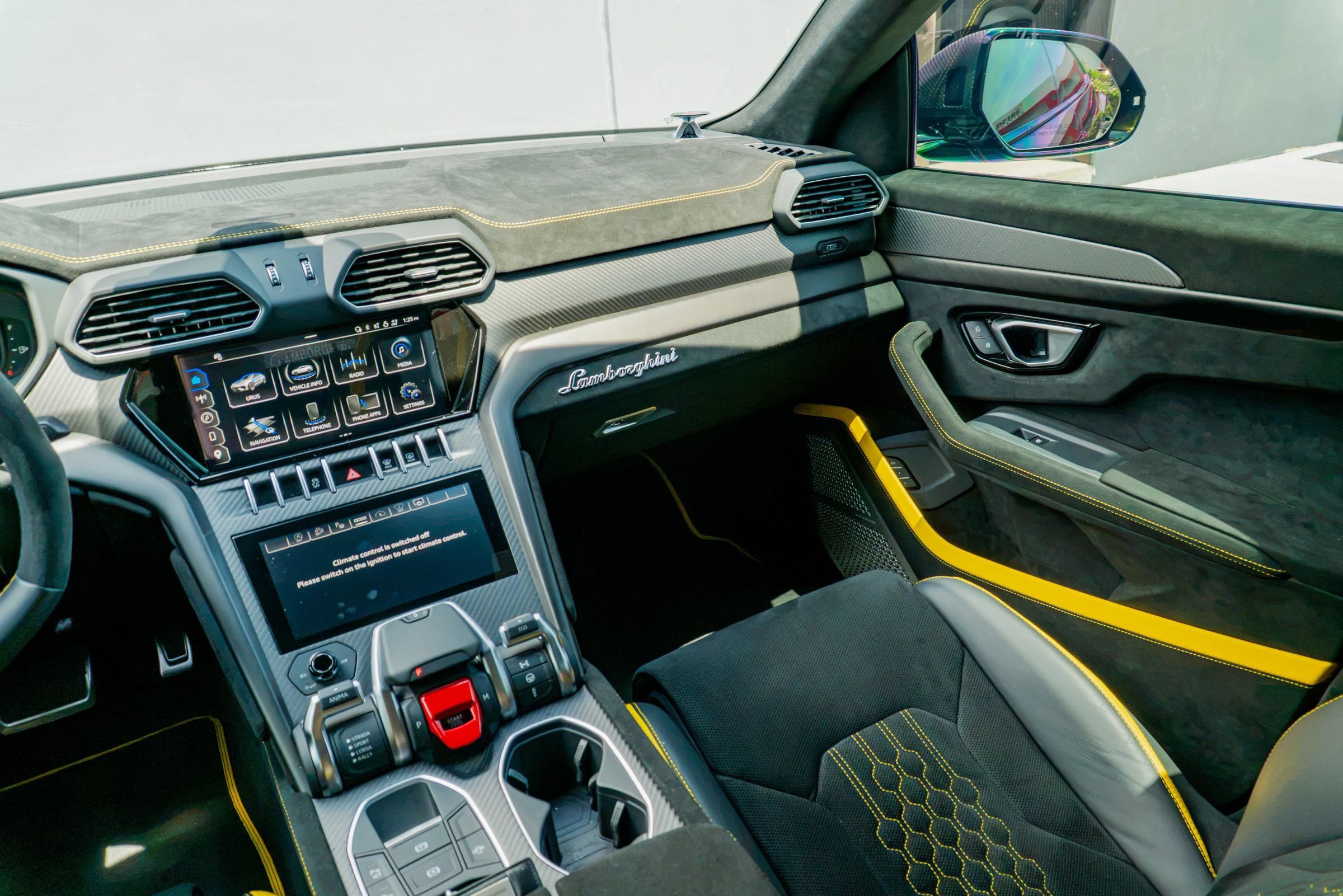 Used 2024 Lamborghini Urus Performante AWD/4WD image 63