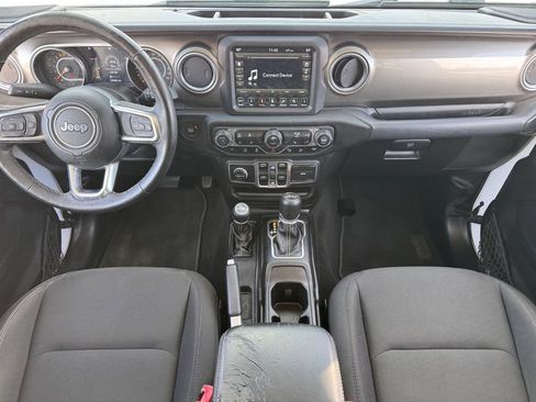 Used 2018 Jeep Wrangler Unlimited Sahara image 12