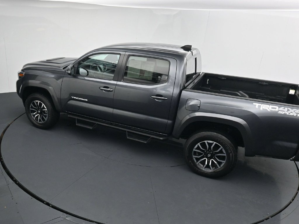 Used 2022 Toyota Tacoma TRD Sport w/ Technology Package AWD/4WD image 27