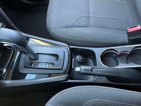 Used 2019 Ford Fiesta SE w/ Equipment Group 201A FWD image 21