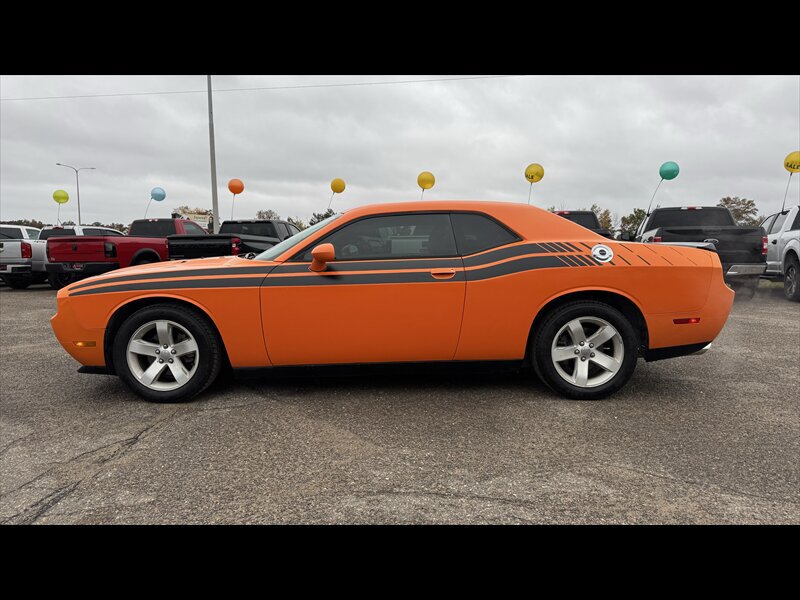 Used 2012 Dodge Challenger SXT RWD image 8