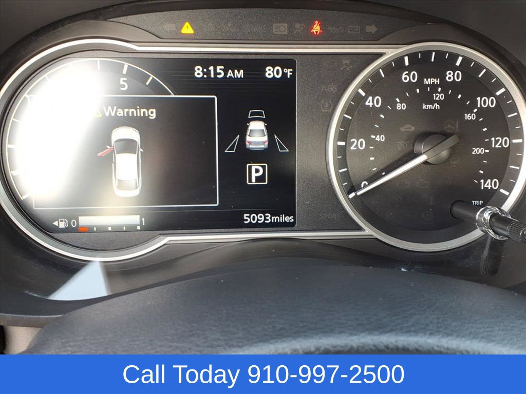 Used 2025 Nissan Versa SR w/ Trunk Package FWD image 29