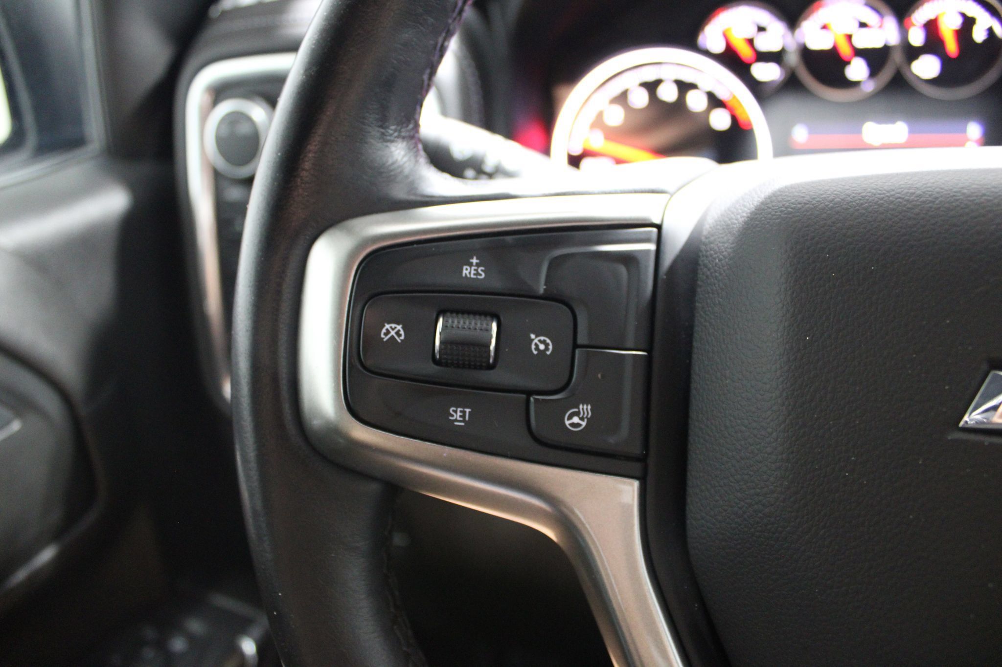 Used 2021 Chevrolet Silverado 1500 LT AWD/4WD image 40