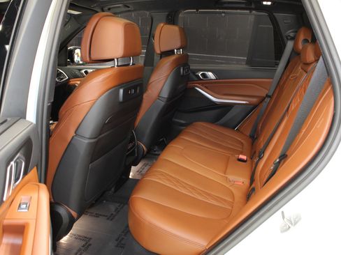 Used 2022 BMW X5 xDrive40i w/ Executive Package image 39