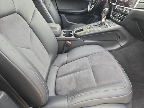 Used 2020 Porsche Macan AWD/4WD image 19