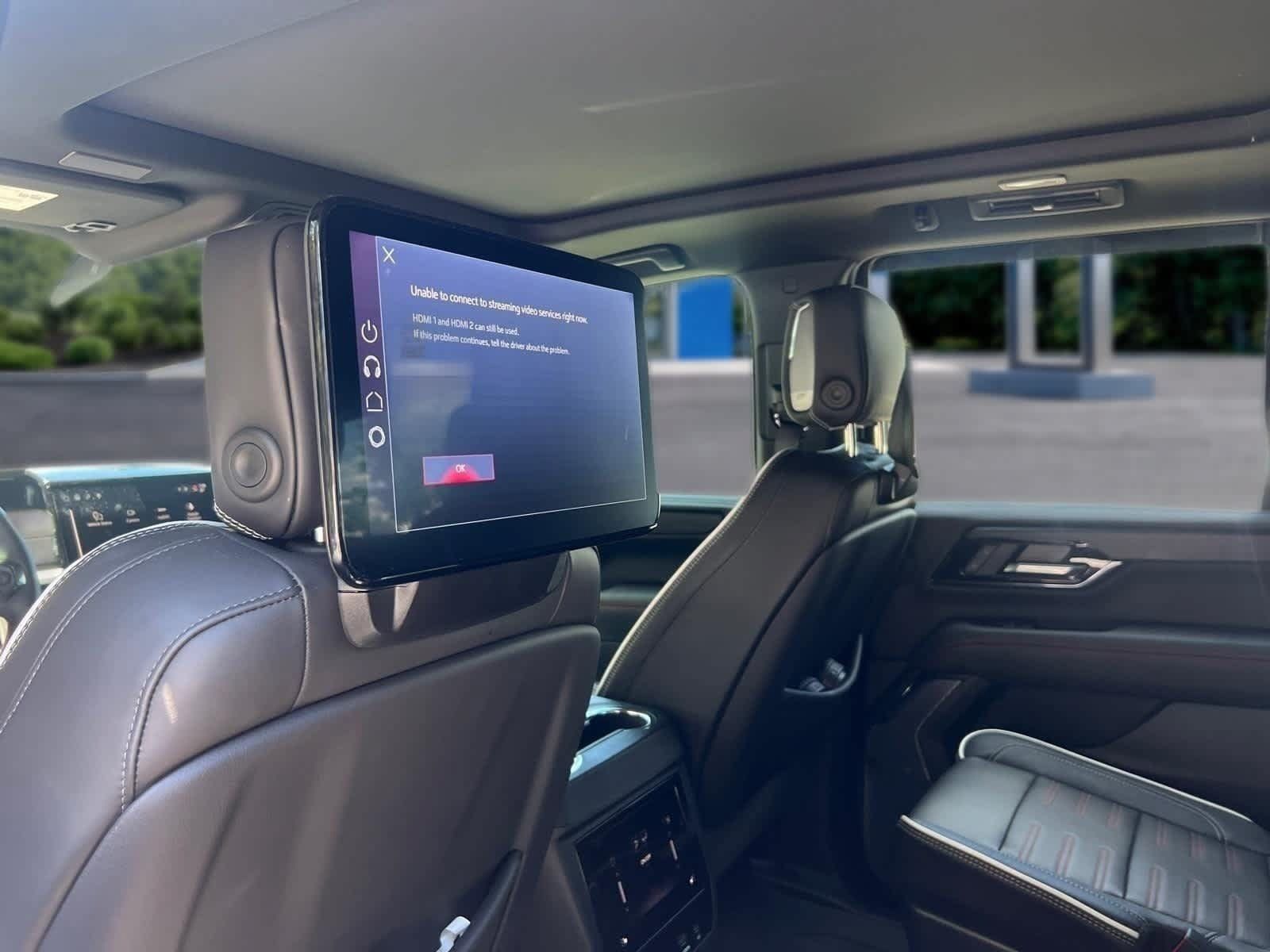 Certified 2025 GMC Yukon AT4 Ultimate w/ LPO, Floor Liner Package AWD/4WD image 30