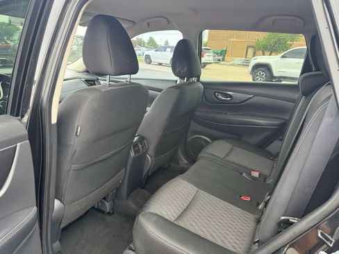 Used 2019 Nissan Rogue SV image 14