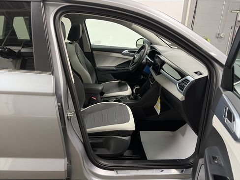 New 2026 Volkswagen Taos SE image 31