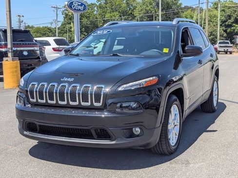Used 2016 Jeep Cherokee Latitude w/ Comfort & Sound Group FWD image 7