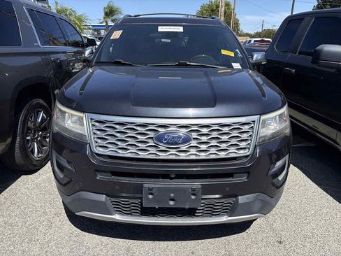 Used 2017 Ford Explorer Platinum AWD/4WD image 2