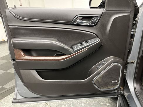 Used 2018 GMC Yukon XL SLT w/ Open Road Package AWD/4WD image 9
