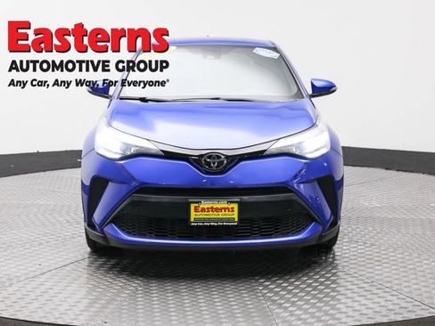 Used 2021 Toyota C-HR XLE image 2