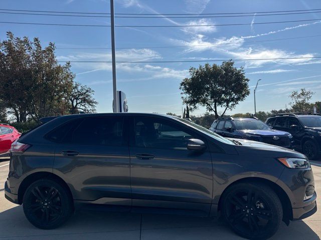 Used 2019 Ford Edge ST w/ Equipment Group 401A AWD/4WD image 2