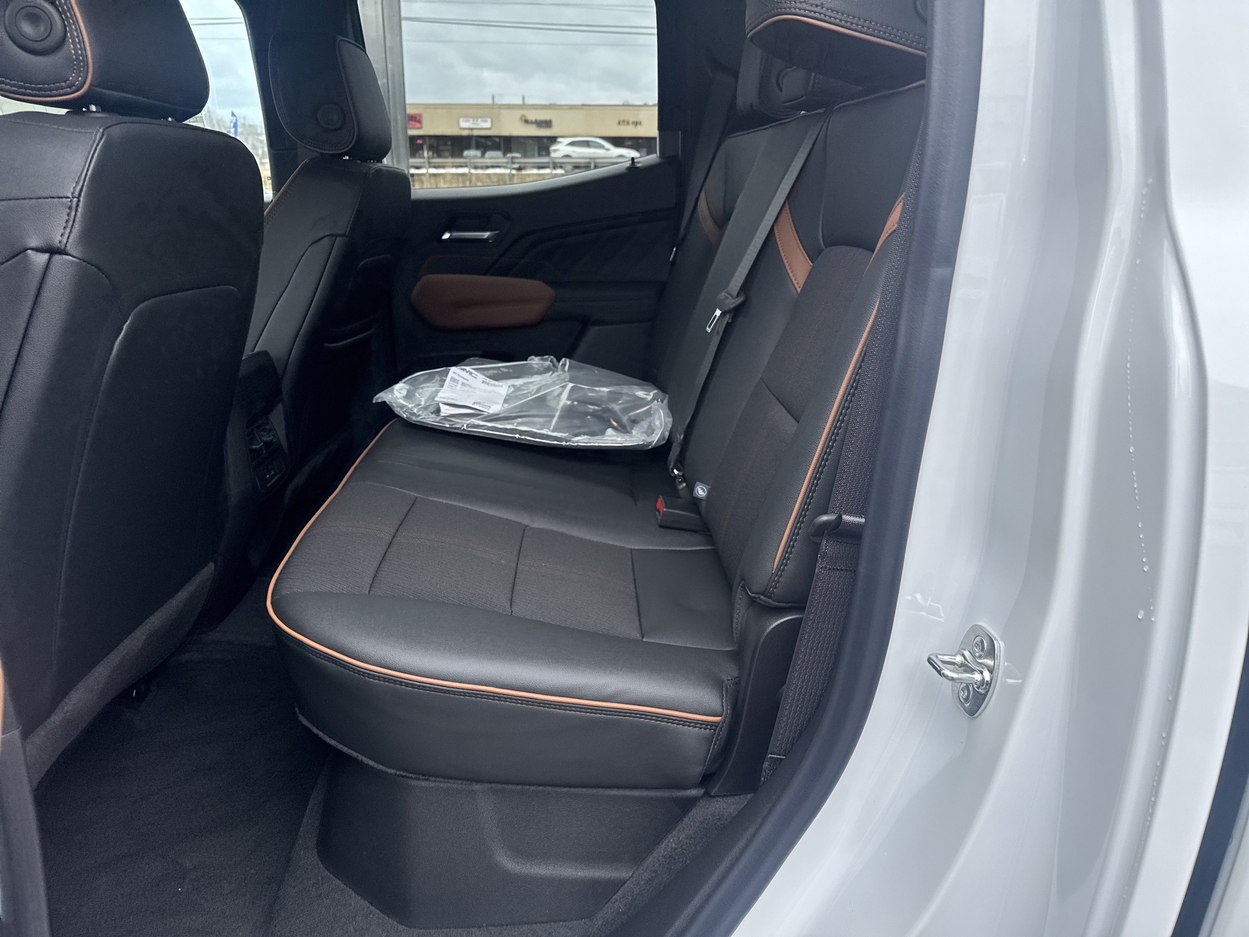 New 2026 GMC Canyon AT4 AWD/4WD image 13