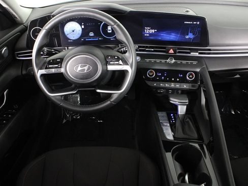 Certified 2024 Hyundai Elantra SEL w/ Convenience Package FWD image 8