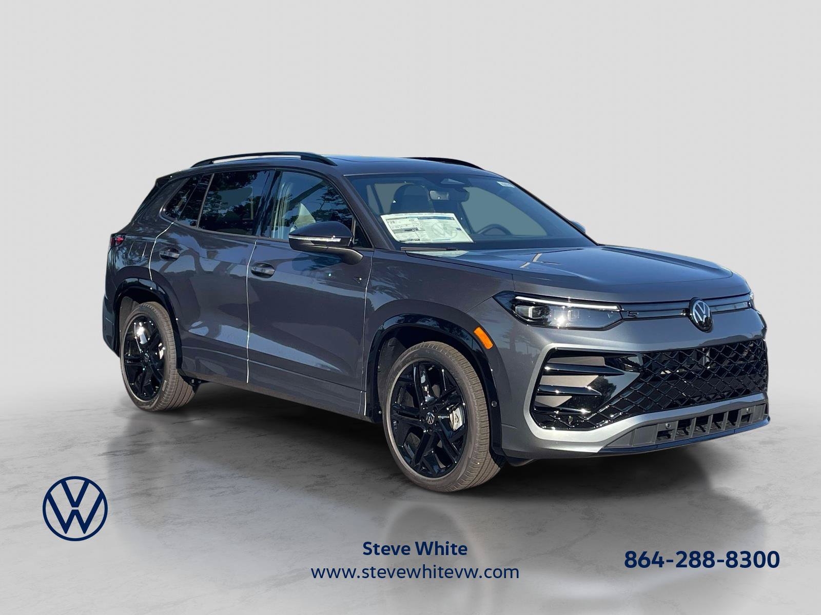 New 2026 Volkswagen Tiguan SE R-Line FWD image 1