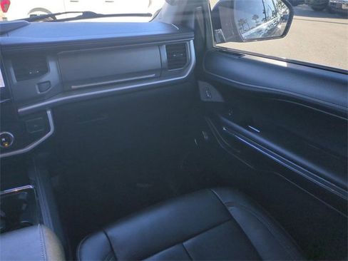 Certified 2023 Ford Expedition XLT image 17