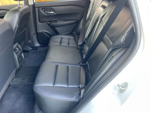 Used 2025 Nissan Rogue SL image 41