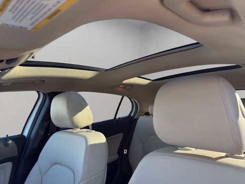 Used 2019 Mercedes-Benz GLA 250 4MATIC w/ Premium Package image 25