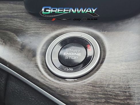 Used 2025 Jeep Grand Cherokee Limited w/ Black Appearance Package RWD image 33