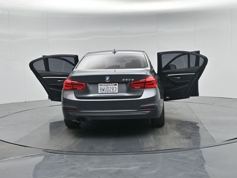 Used 2018 BMW 330e w/ Convenience Package image 34