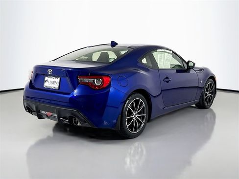 Used 2017 Toyota 86 image 5