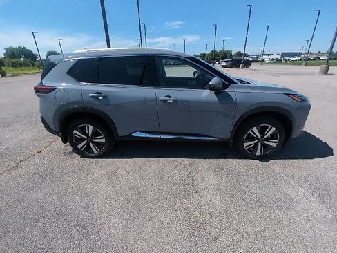 Used 2023 Nissan Rogue Platinum w/ Platinum Premium Package AWD/4WD image 2