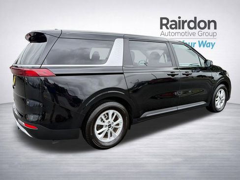 Used 2024 Kia Carnival LX FWD image 7