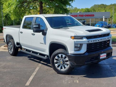 Used 2022 Chevrolet Silverado 2500 Custom w/ Custom Value Package AWD/4WD image 2