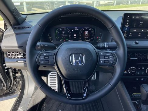 Used 2025 Honda Accord Sport image 11